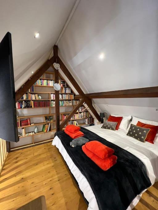 The Shack - Thatched Self Contained Annex Collingbourne Ducis Экстерьер фото