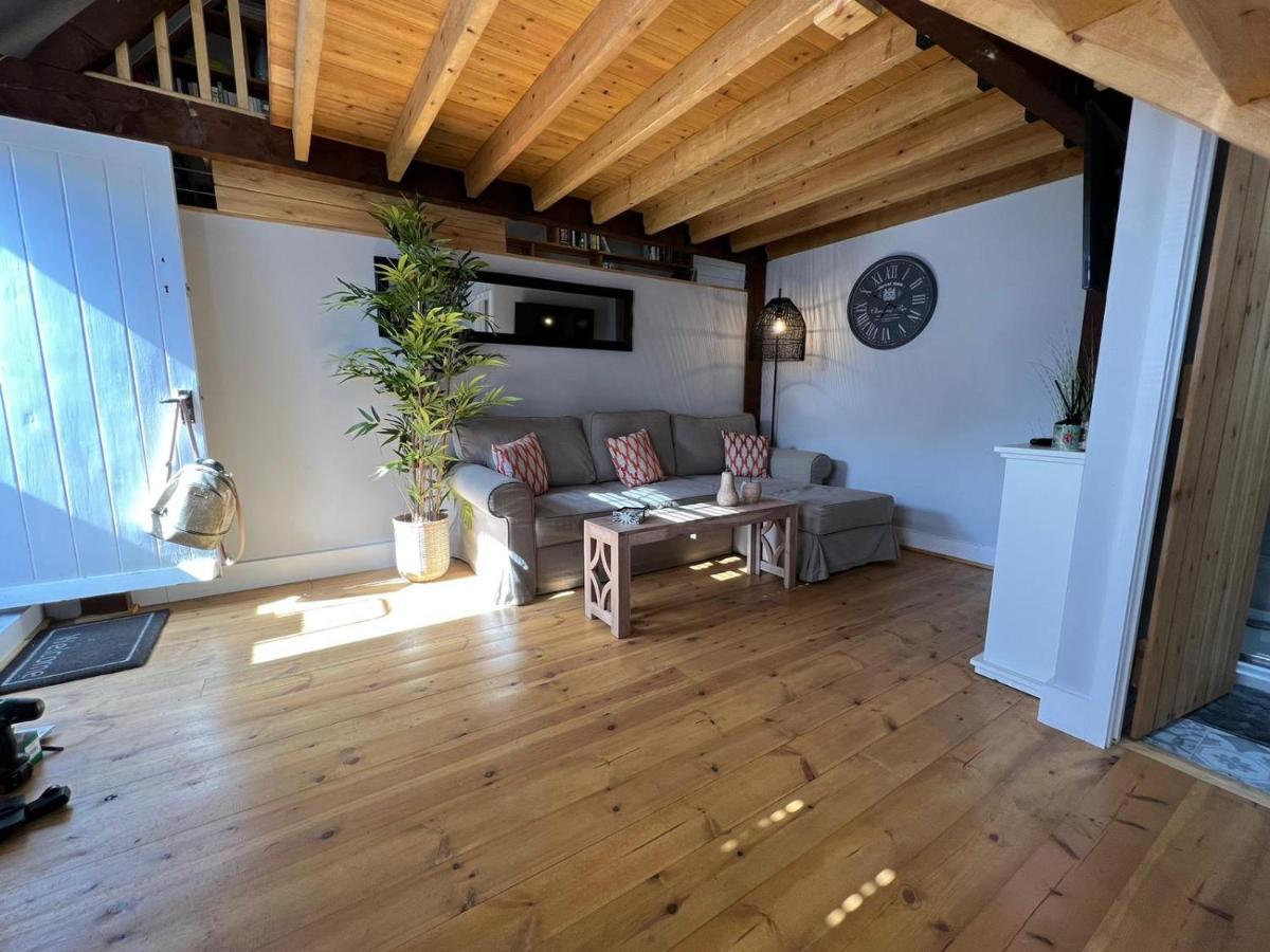 The Shack - Thatched Self Contained Annex Collingbourne Ducis Экстерьер фото